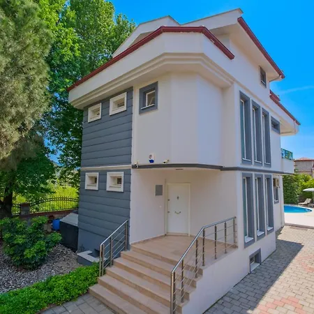 Amber 4 Plus 3 With Pool,sauna And Billiards In * Φετιγιέ