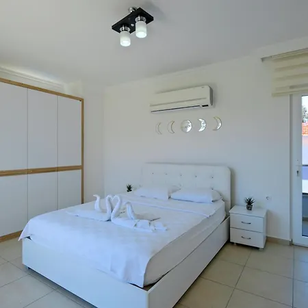Amber 4 Plus 3 With Pool,sauna And Billiards In * Φετιγιέ