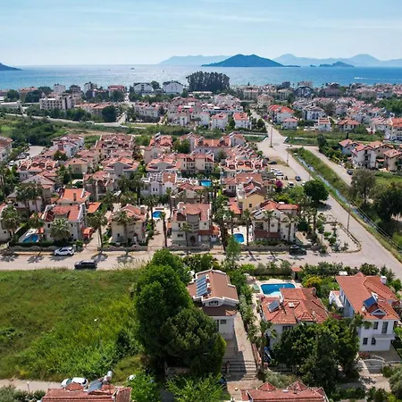 Amber 4 Plus 3 With Pool,sauna And Billiards In Φετιγιέ