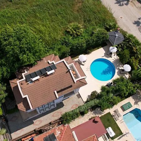 Amber 4 Plus 3 With Pool,sauna And Billiards In Βίλα *