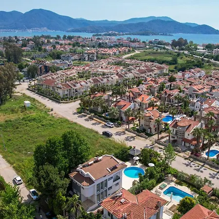 Βίλα Amber 4 Plus 3 With Pool,sauna And Billiards In